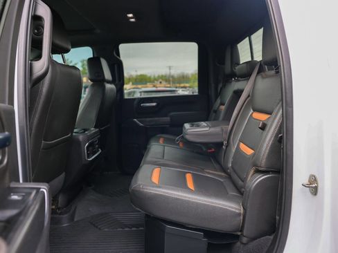 Used 2020 GMC Sierra 2500 AT4 w/ AT4 Premium Package image 18