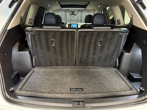 Used 2024 Volkswagen Atlas SE w/ Panoramic Sunroof Package image 25