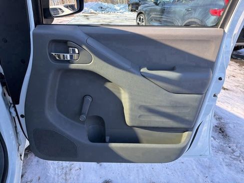 Used 2016 Nissan Frontier S image 10