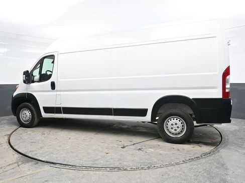 Used 2024 RAM ProMaster 2500 w/ Convenience Group image 4