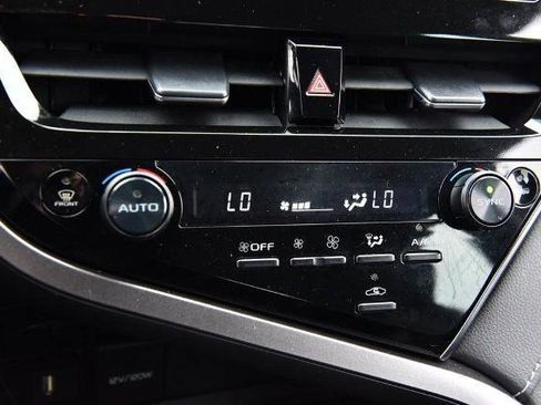 Used 2024 Toyota Camry SE image 14