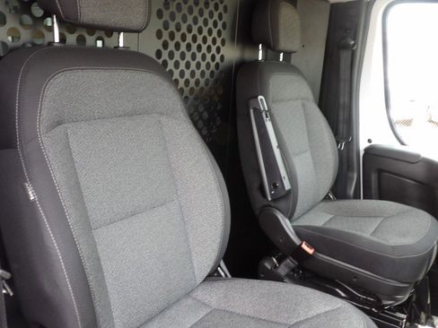 Used 2025 RAM ProMaster 2500 w/ U-Haul Equipment Group FWD image 22