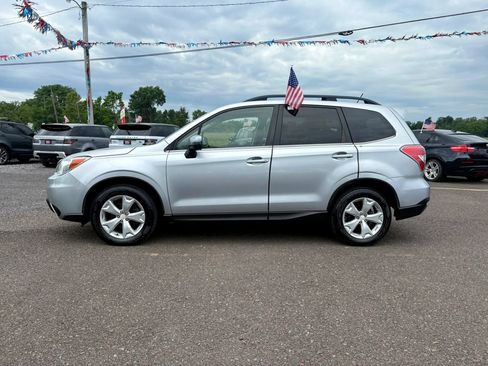 Used 2014 Subaru Forester 2.5i Touring AWD/4WD image 2