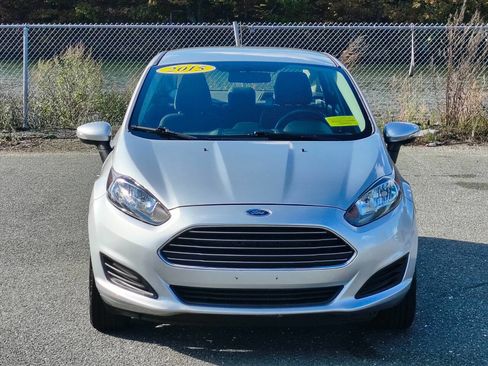 Used 2015 Ford Fiesta SE image 2