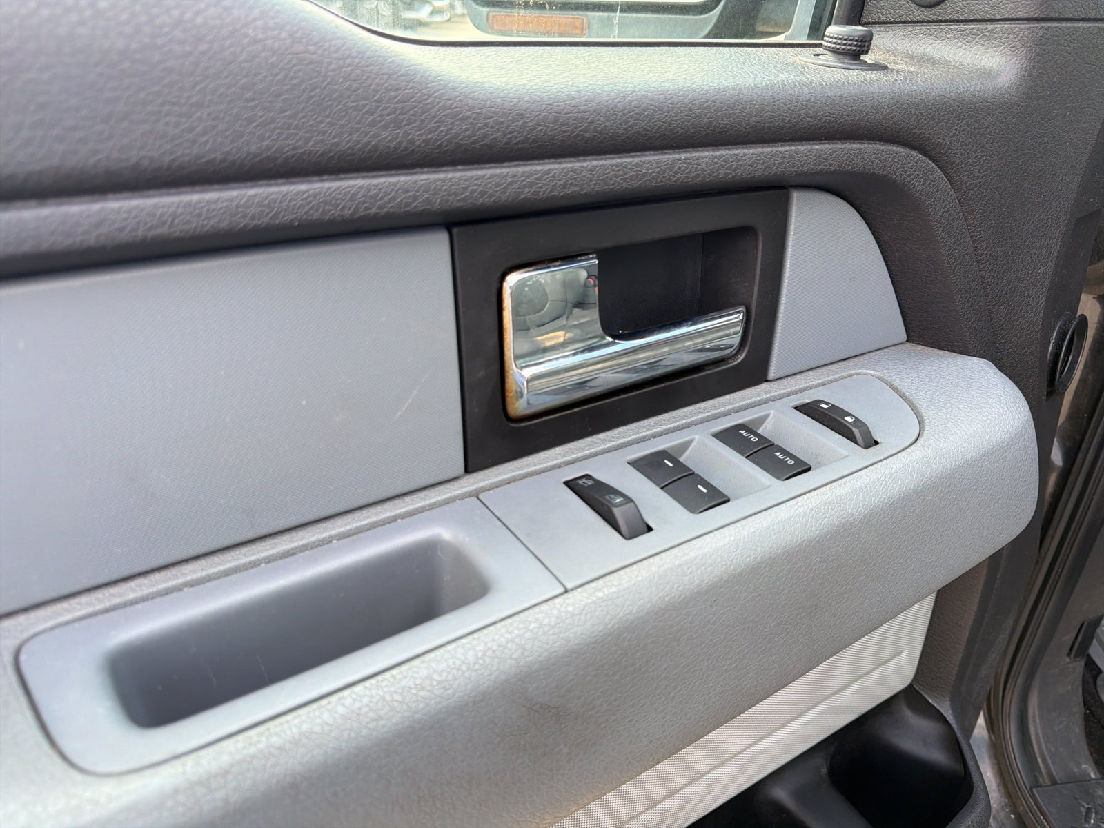 Used 2014 Ford F150 XLT w/ XLT Chrome Package AWD/4WD image 10