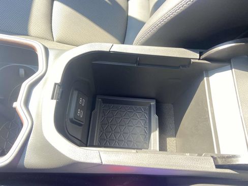 Used 2025 Toyota RAV4 Limited FWD image 28