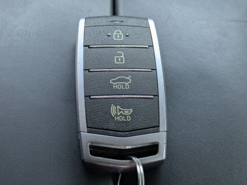 Used 2017 Genesis G90 3.3T Premium image 34