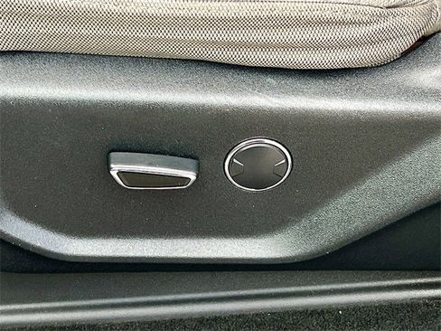 Used 2017 Ford F350 XLT w/ XLT Premium Package image 12