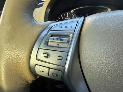 Used 2018 Nissan Altima 2.5 SL w/ 2.5 SL Technology Package FWD image 12