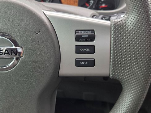 Used 2014 Nissan Frontier SV RWD image 25