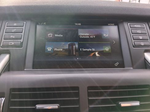 Used 2016 Land Rover Discovery Sport HSE image 19