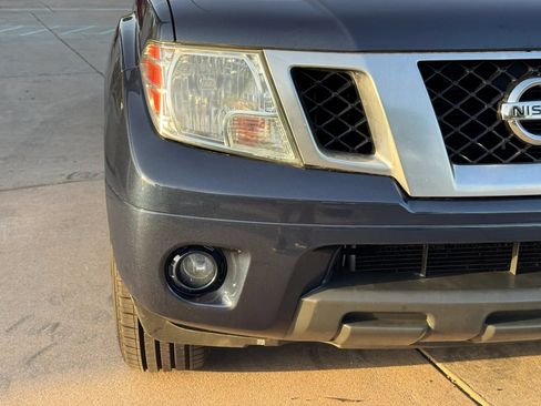 Used 2018 Nissan Frontier PRO-4X AWD/4WD image 40