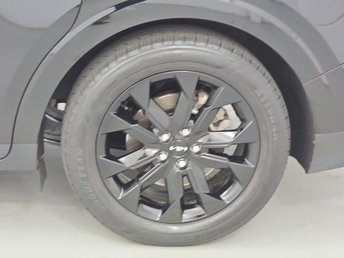 Used 2024 Kia Carnival SX Prestige image 35