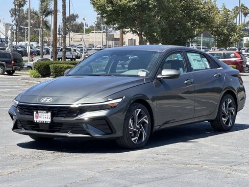 New 2025 Hyundai Elantra SEL image 6