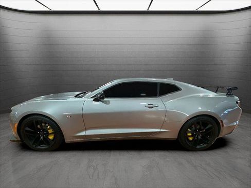 Used 2023 Chevrolet Camaro LT w/ RS Package image 2