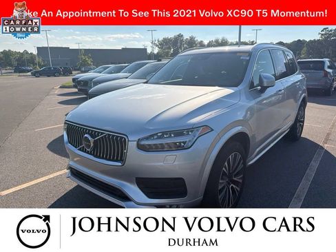 Used 2021 Volvo XC90 T5 Momentum w/ Climate Package FWD image 2