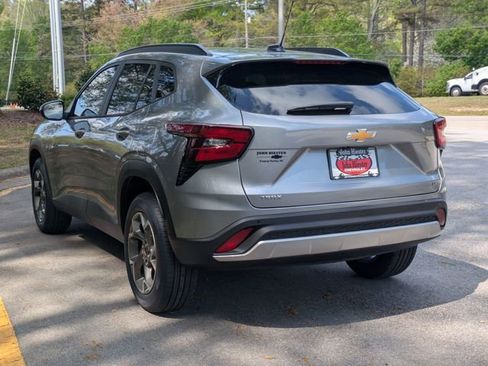 New 2026 Chevrolet Trax LT image 4