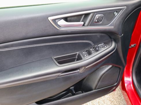Used 2022 Ford Edge Titanium AWD/4WD image 15