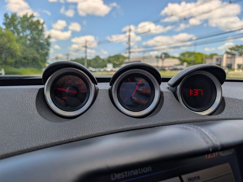 Used 2018 Nissan 370Z Touring RWD image 18