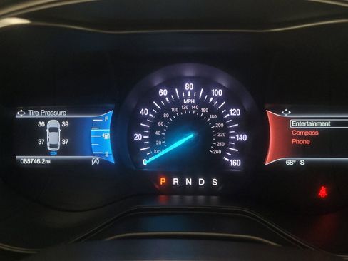 Used 2019 Ford Fusion SE FWD image 23