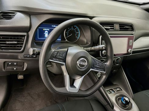 Used 2025 Nissan Leaf S FWD image 18