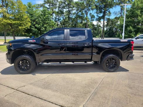 Used 2020 Chevrolet Silverado 1500 LT Trail Boss w/ Midnight Edition AWD/4WD image 2