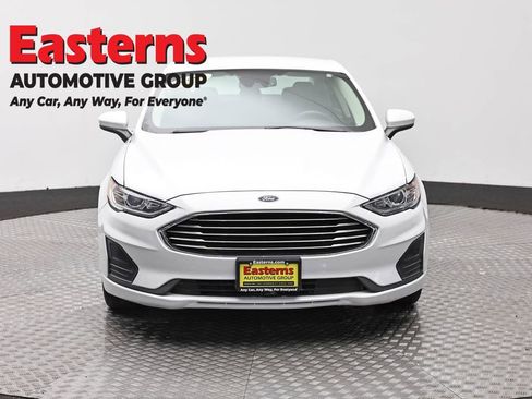 Used 2020 Ford Fusion SE FWD image 2