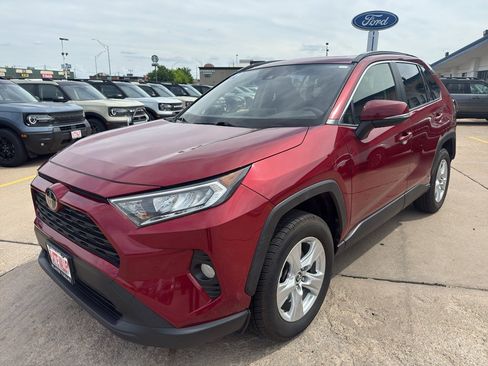 Used 2019 Toyota RAV4 XLE w/ Convenience Package AWD/4WD image 1