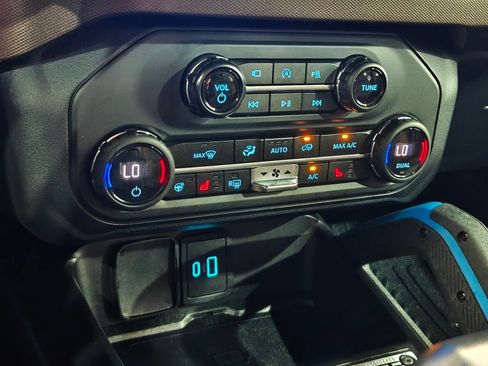 Used 2023 Ford Bronco Outer Banks w/ Sasquatch Package AWD/4WD image 8