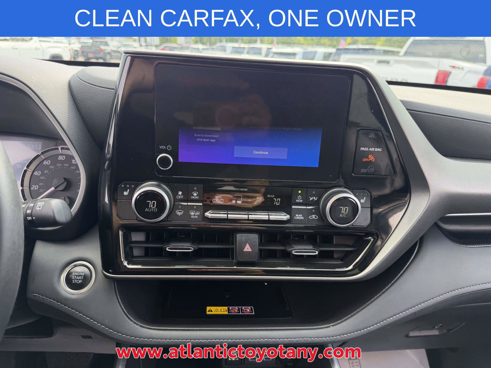 Used 2025 Toyota Highlander XLE FWD image 25