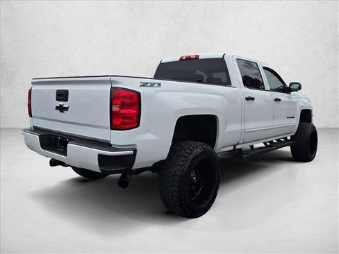Used 2018 Chevrolet Silverado 1500 LT image 5