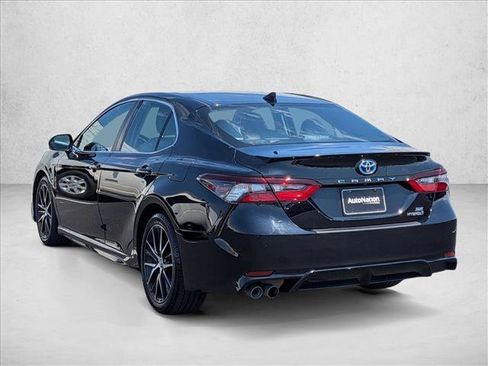 Used 2023 Toyota Camry SE w/ Cold Weather Package FWD image 8