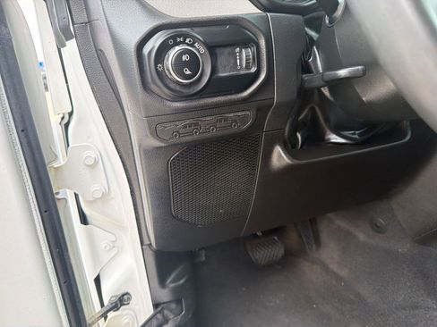 Certified 2025 Jeep Gladiator Sport AWD/4WD image 18