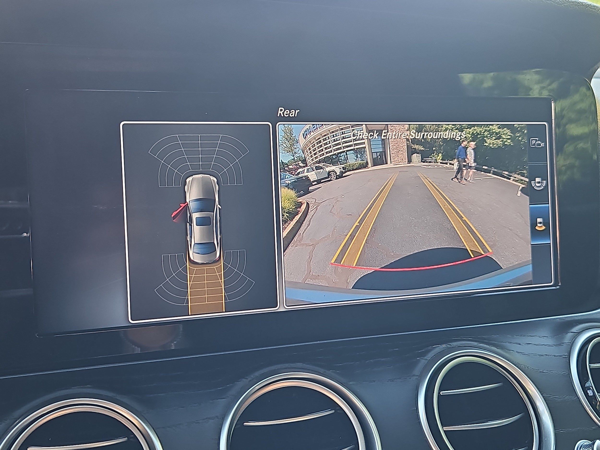 Used 2017 Mercedes-Benz E 300 4MATIC image 9
