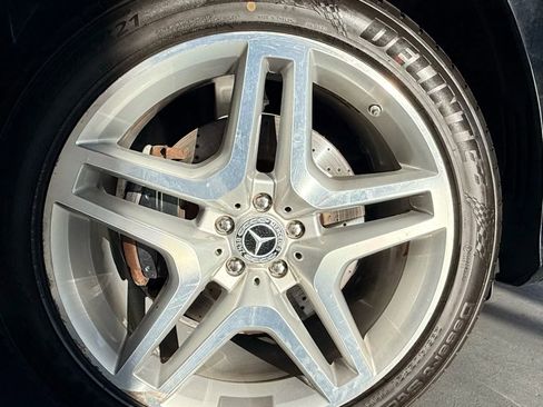 Used 2013 Mercedes-Benz GL 550 4MATIC w/ On/Off-Road Pkg image 34