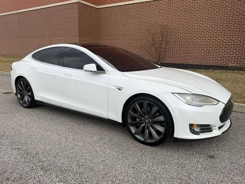 Used 2016 Tesla Model S 85D image 23