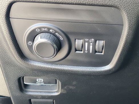 Used 2024 Jeep Grand Cherokee L Laredo AWD/4WD image 21