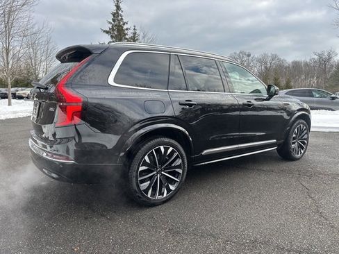 Certified 2025 Volvo XC90 B5 Plus image 9