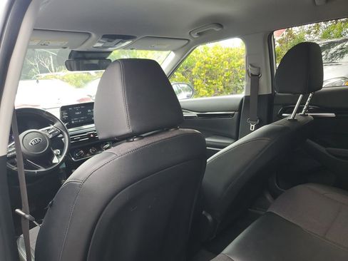 Used 2021 Kia Seltos S FWD image 13