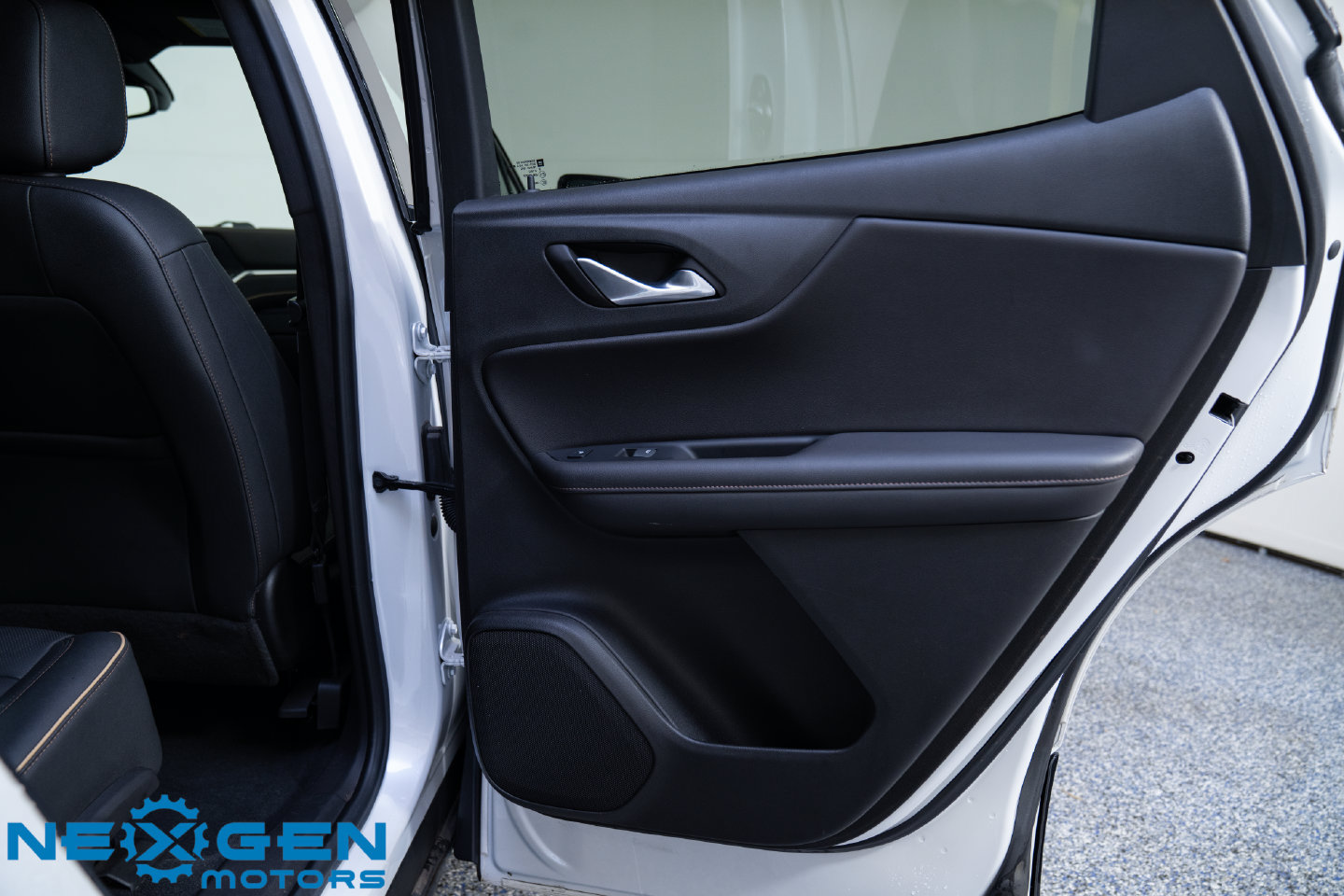 Used 2022 Chevrolet Blazer Premier w/ Enhanced Convenience Package AWD/4WD image 43
