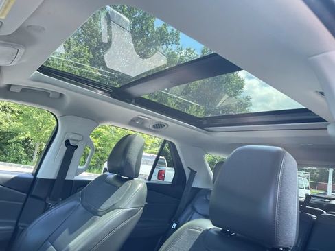 Used 2025 Ford Explorer Active w/ Active Comfort Package AWD/4WD image 19