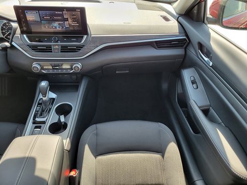 New 2026 Nissan Altima 2.5 SV FWD image 13