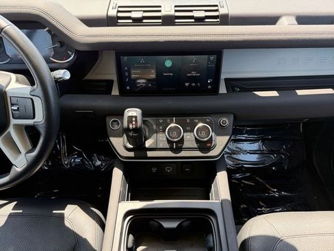 Used 2022 Land Rover Defender 110 S AWD/4WD image 15