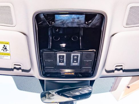 Used 2020 Land Rover Range Rover Sport HSE image 17