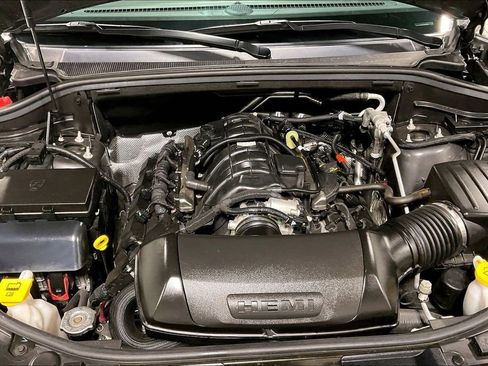 Used 2025 Dodge Durango R/T w/ Blacktop Package AWD/4WD image 11