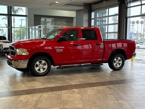 Used 2022 RAM 1500 Classic SLT AWD/4WD image 14