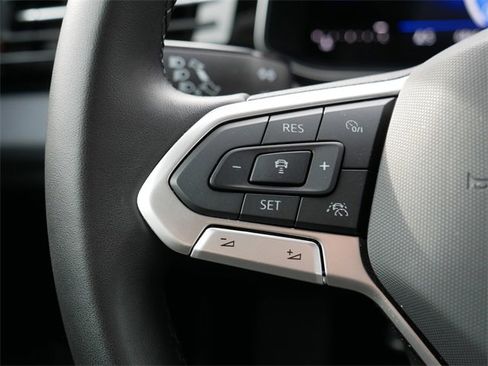 Certified 2025 Volkswagen Jetta SE image 25