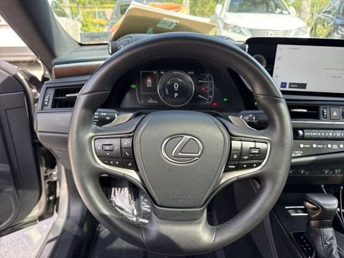 Certified 2025 Lexus ES 300h w/ Premium Package FWD image 14