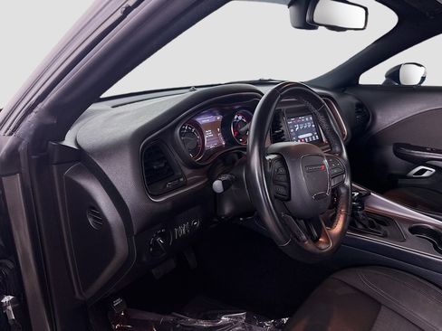 Used 2022 Dodge Challenger SXT RWD image 23