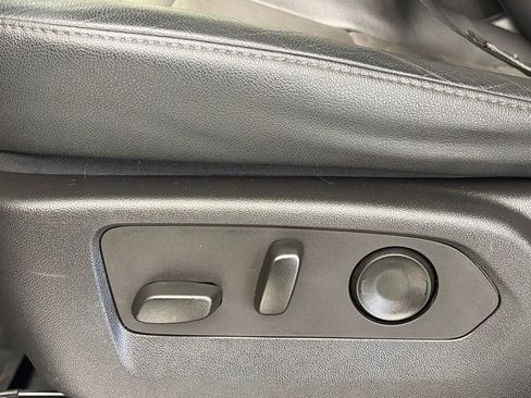 Used 2023 Chevrolet Silverado 1500 ZR2 w/ Technology Package image 26